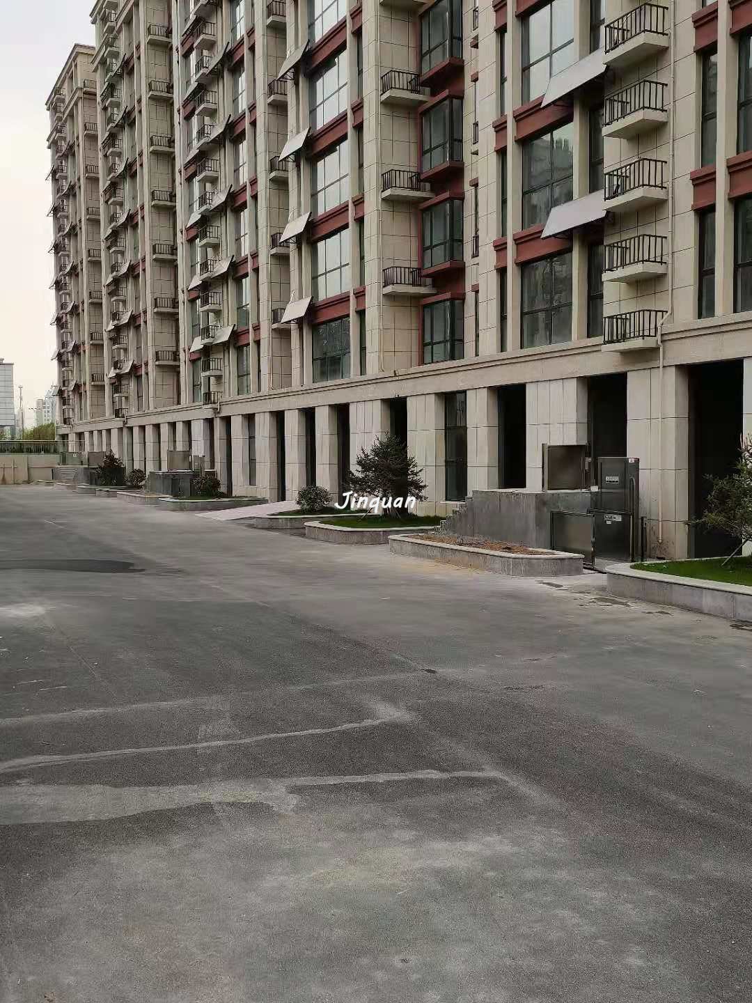 日照小區(qū)8臺(tái)無(wú)障礙升降機(jī)